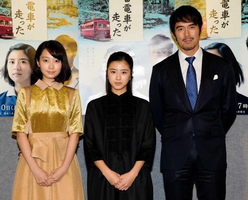 　作品への思いを語った（左から）清水くるみ、黒島結菜、阿部寛＝東京・渋谷のＮＨＫ