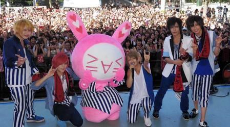 　メジャーデビュー記念ライブを行った「アンティック－珈琲店－」