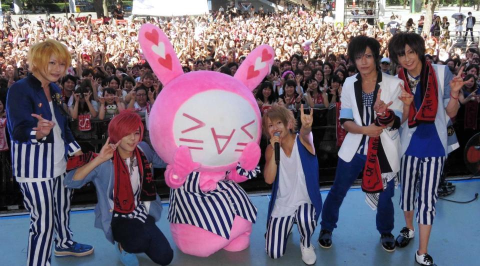 　メジャーデビュー記念ライブを行った「アンティック－珈琲店－」