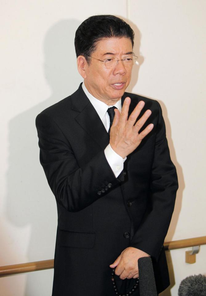 花紀京さんの思い出を語る西川きよし＝西田辺会館（撮影・保田叔久）