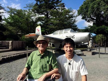 終戦７０年特番で、元特攻志願パイロットの祖父と鹿児島・知覧を訪ねたジャルジャル・後藤淳平