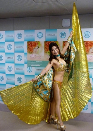 芸能生活３０年記念フェスティバルを開催するシルク