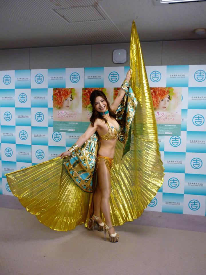 芸能生活３０年記念フェスティバルを開催するシルク