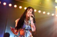 卒業公演のステージに立つ倉持明日香＝東京・秋葉原