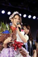ＡＫＢ卒業公演のステージであいさつをする倉持明日香＝東京・秋葉原