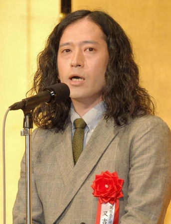 第１５３回芥川・直木賞の贈呈式に出席した又吉直樹＝東京都内のホテル（撮影・堀内翔）