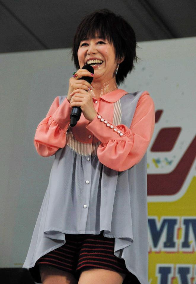 ガンダムサマーライブに出演した米倉千尋