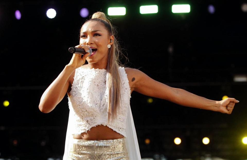 透明感あふれる歌声で会場を魅了したＣｒｙｓｔａｌ　Ｋａｙ＝ヤンマースタジアム長居（撮影・保田叔久）