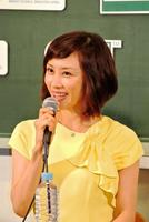 爆笑問題・田中との再婚報道後初の公の場で子育てについて語った山口もえ＝東京・池尻