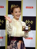 結婚を考えた恋人がいたことを告白した華原朋美＝東京・新宿