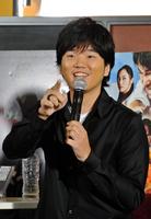 新曲の制作秘話を語った秦基博＝東京・豊洲
