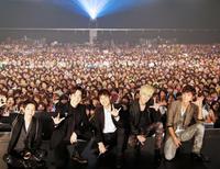 「超新星☆博６」を開催した超新星。（左から）ユナク、ゴニル、ソンモ、ジヒョク、グァンス＝東京・豊洲