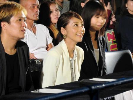 映画「東京ボーイズコレクション」の撮影を行った熊切あさ美（中央）