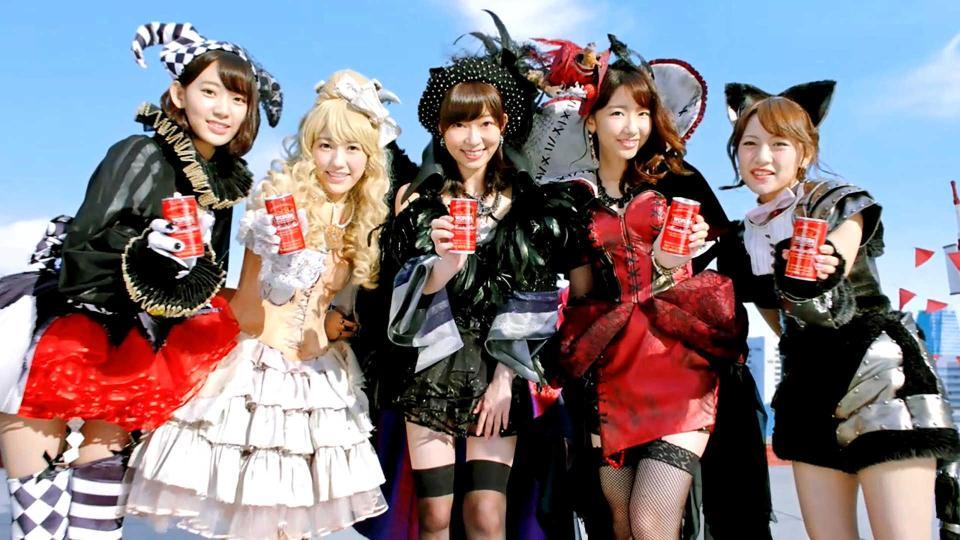 　ハロウィンの仮装で登場したＡＫＢ４８のメンバー