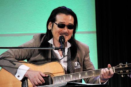 ライブを行った因幡晃＝東京・原宿