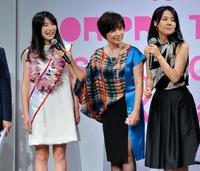 榊原郁恵（中）、井森美幸（右）とトークする木下彩音＝東京・ステラボール（撮影・西岡正）