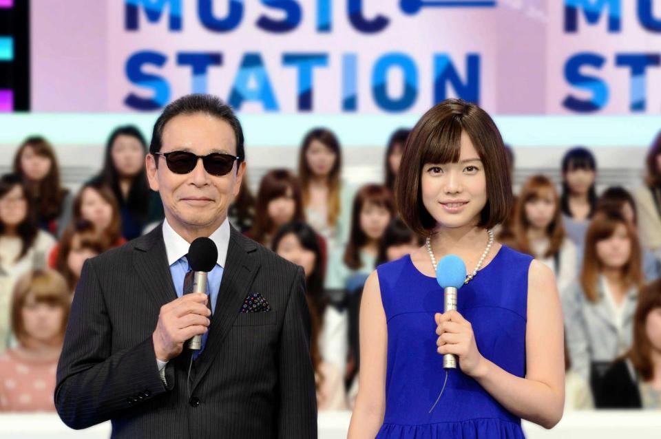 　「ミュージックステーション」司会のタモリ（左）とテレビ朝日の弘中綾香アナウンサー