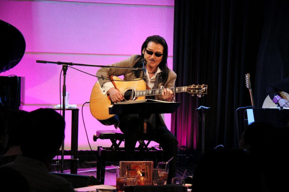 ライブを行った因幡晃＝東京・原宿