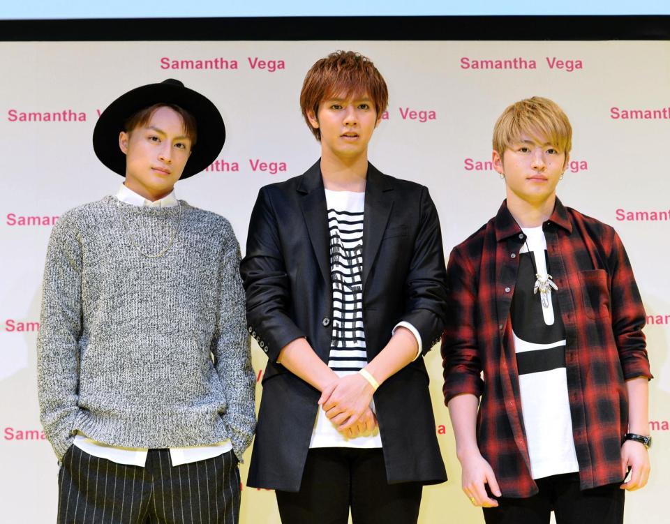 サマンサベガの新ＣＭイベントに登場したＧＥＮＥＲＡＴＩＯＮＳ　ｆｒｏｍ　ＥＸＩＬＥ　ＴＲＩＢＥの（左から）白濱亜嵐、片寄涼太、佐野玲於＝東京・六本木（撮影・佐々木彰尚）