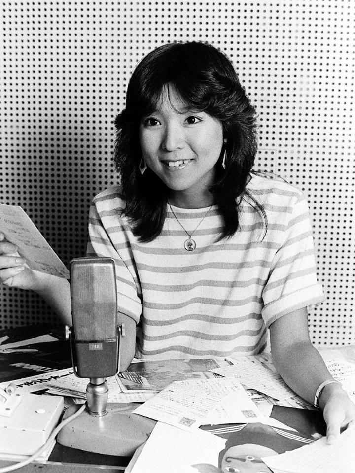 １９８１年にスタートした「ミスＤＪリクエストパレード」でＤＪを務めた川島なお美さん