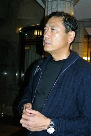 川島なお美さんの最期の様子を語った夫の鎧塚俊彦氏＝都内