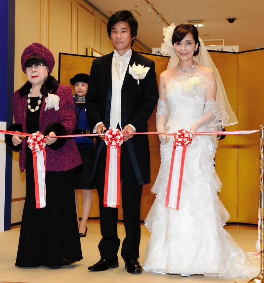 ゴン中山夫妻 結婚19年目のドレス 芸能 デイリースポーツ Online