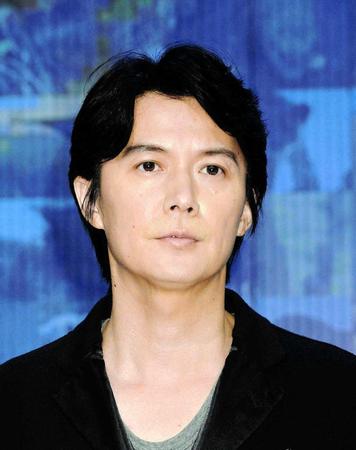 　　歌手で俳優の福山雅治