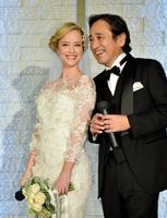 映画「アデライン、１００年目の恋」ＰＲイベントに登場したローレン・マイコラスとルー大柴＝代官山鳳鳴館（撮影・田村亮介）