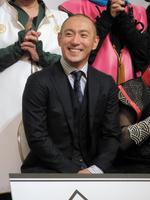 日本忍者協議会の応援団として駆けつけた市川海老蔵＝東京都千代田区