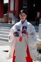 日枝神社広報大使に就任した橋ひかる＝東京・日枝神社