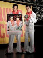 デビューシングルの発売記念イベントを行った流れ星のちゅうえい（左）と瀧上伸一郎＝東京・渋谷