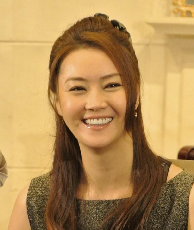 足を疲労骨折していたことを明かした観月ありさ