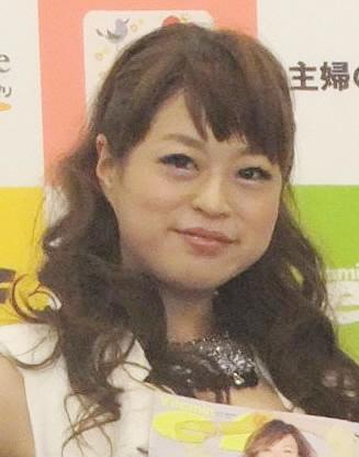 　円形脱毛症を告白したまぁこ