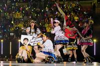 「六甲おろし」を熱唱した（左から）山本彩、薮下柊、木下春奈、川上千尋＝大阪城ホール　（Ｃ）ＮＭＢ４８ 
