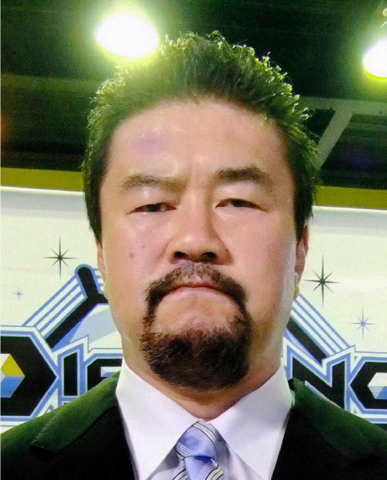 妻の北斗晶の代理で椿鬼奴夫妻の結婚パーティーに出席した佐々木健介