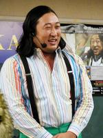 リサイタルを行ったロバートの秋山竜次＝東京・新宿コズミックセンター