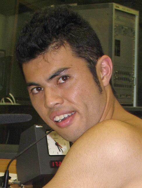 舞台に上がる前のルーティーンを暴露された小島よしお