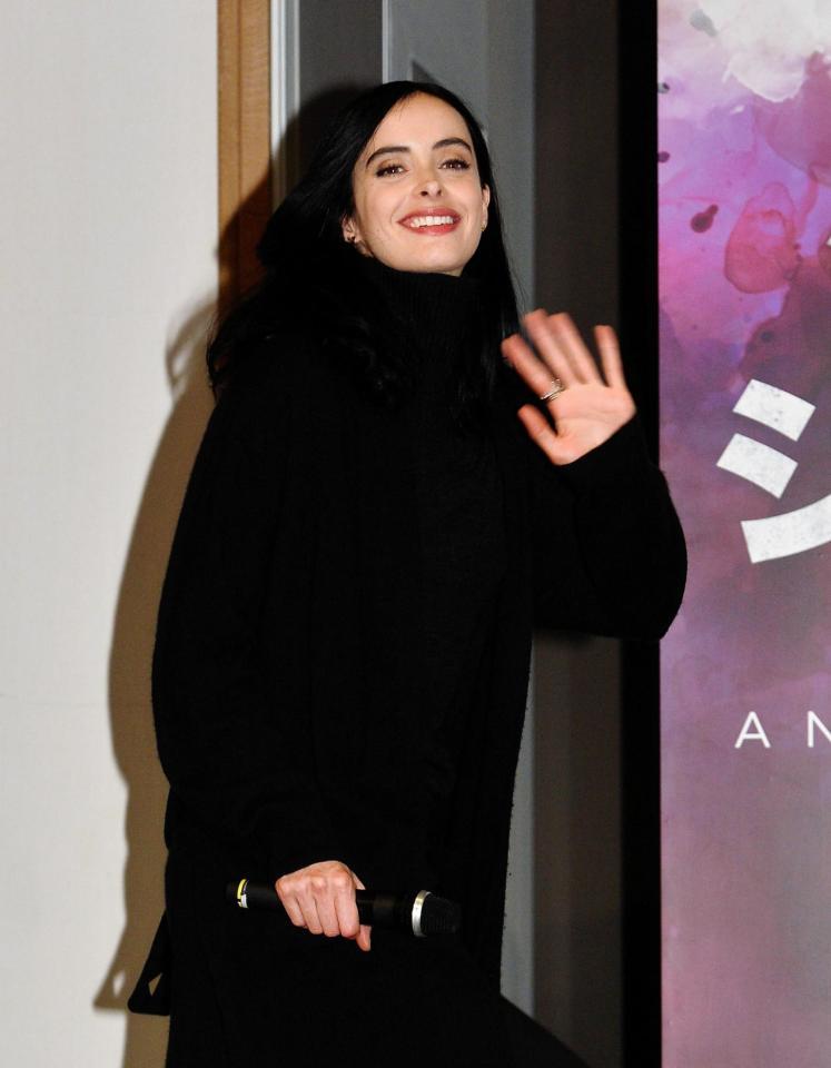 笑顔で手を振り登場したクリステン・リッター＝アンダーズ東京（撮影・園田高夫）