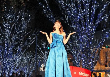 クリスマスイルミネーション点灯式に登場した森星＝六本木ヒルズアリーナ（撮影・三好信也）