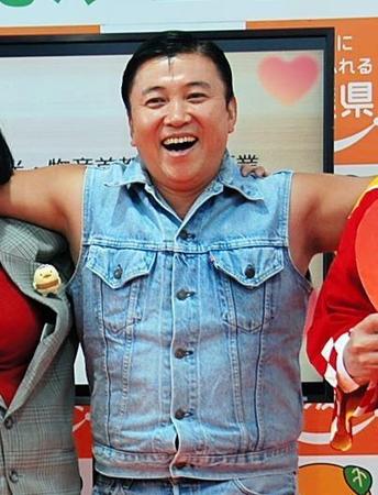 田畑智子を心配したスギちゃん＝東京・有楽町駅前広場