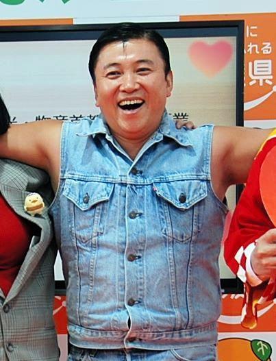 田畑智子を心配したスギちゃん＝東京・有楽町駅前広場