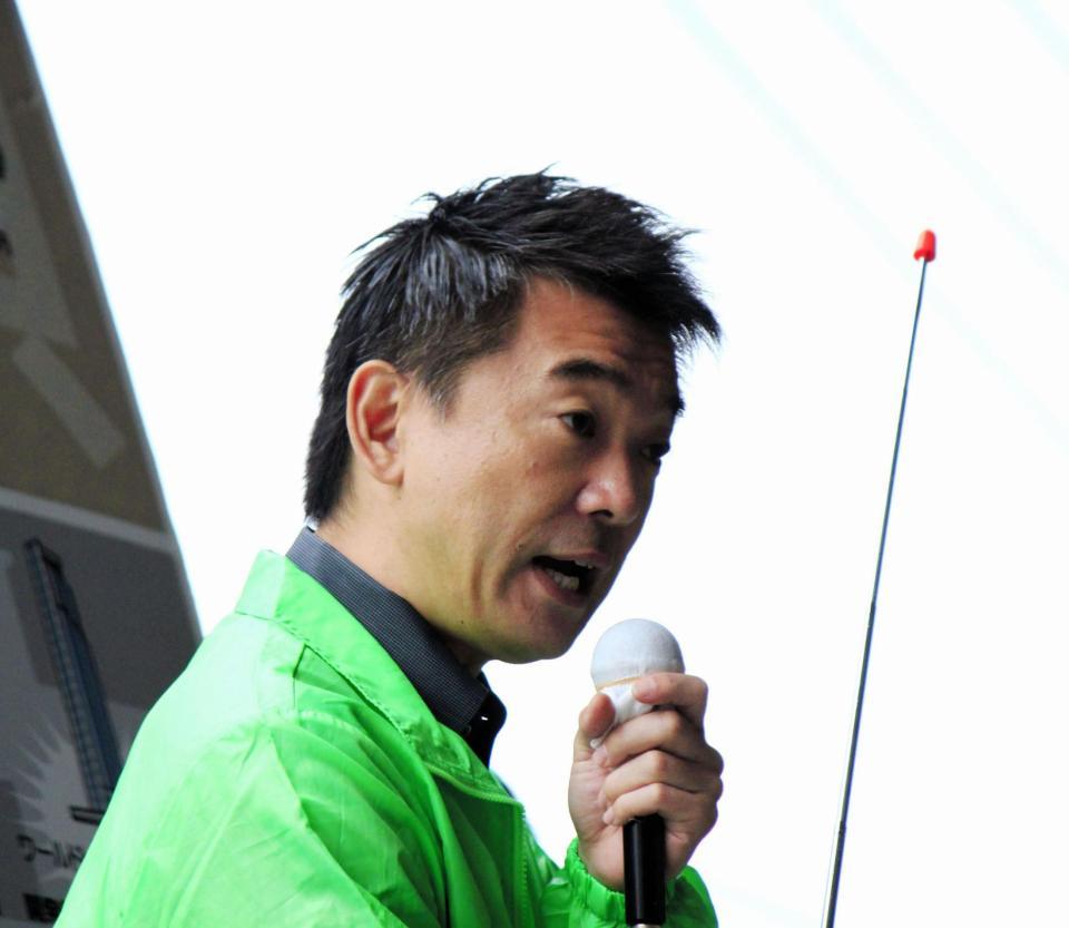 街頭演説を行った橋下徹氏＝大阪市西淀川区