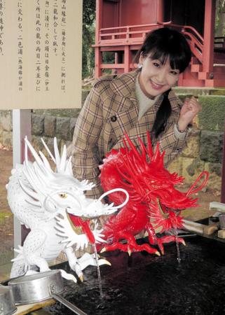 　大みそかの紅白歌合戦出場を祈願した市川由紀乃