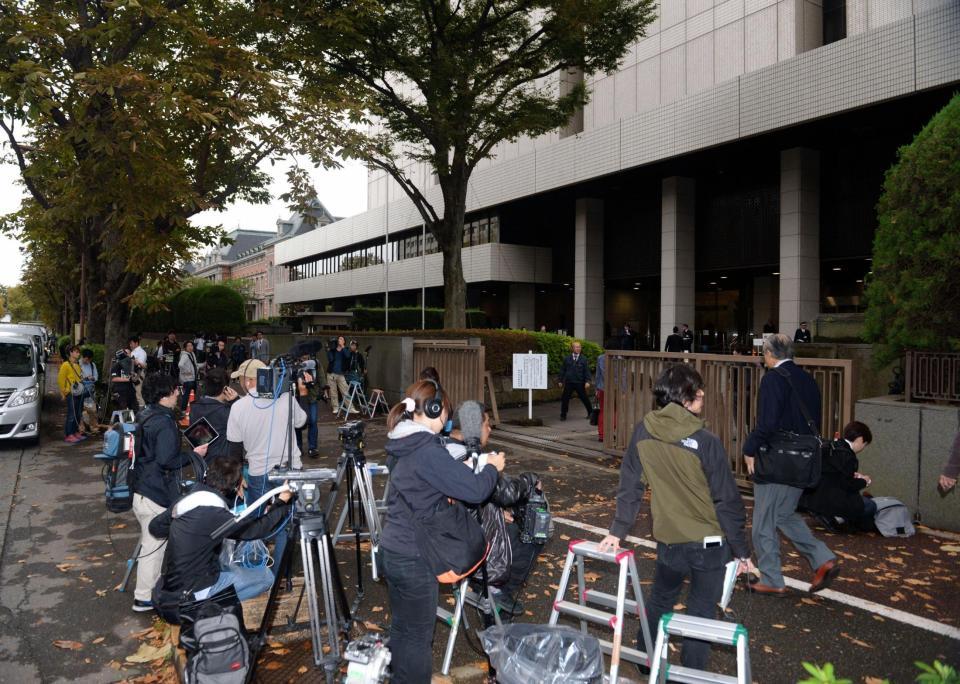 土屋アンナの裁判で詰めかけた報道陣＝東京地裁（撮影・開出牧）