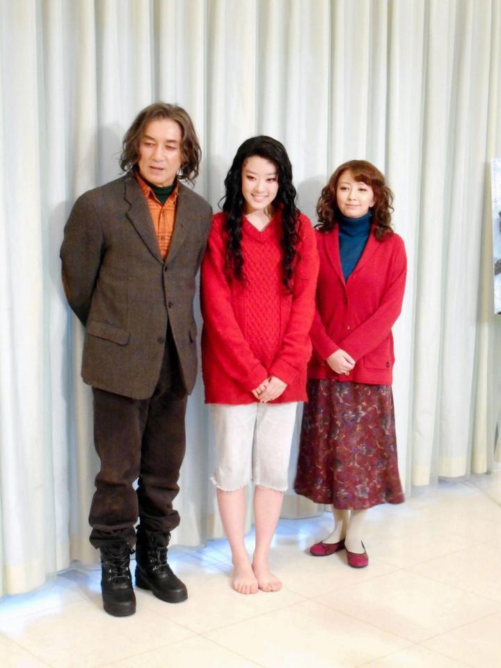 舞台「ＭＯＲＳＥ－モールス－」が初日を迎え、会見した（左から）田中健、水上京香、高橋由美子＝東京グローブ座