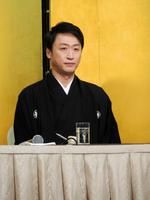 会見に出席した市川月乃助＝東京・銀座