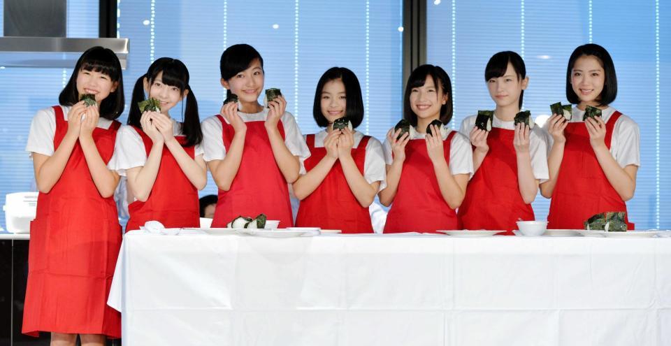 新米を使っておむすび作りを楽しんだＮＧＴ48＝ステーションコンファレンス万世橋