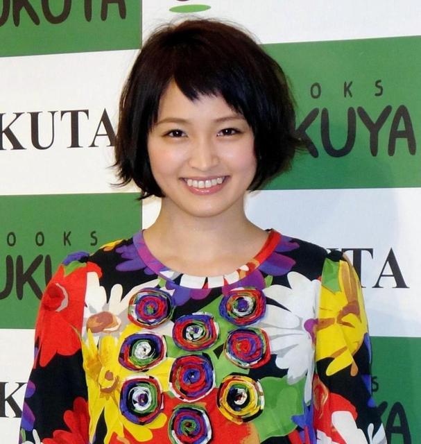 岡本玲カレンダーでセクシー水着カット 芸能 デイリースポーツ Online