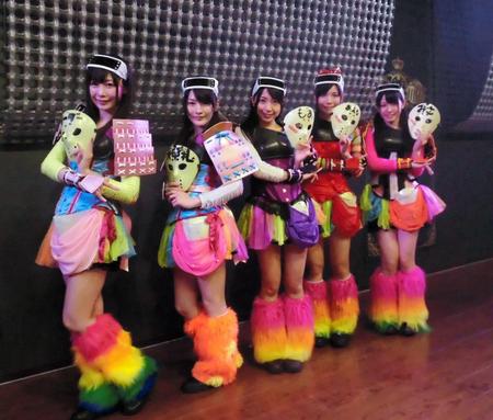 仮面女子の（左から）桜のどか、神谷えりな、月野もあ、立花あんな、窪田美沙＝東京・秋葉原