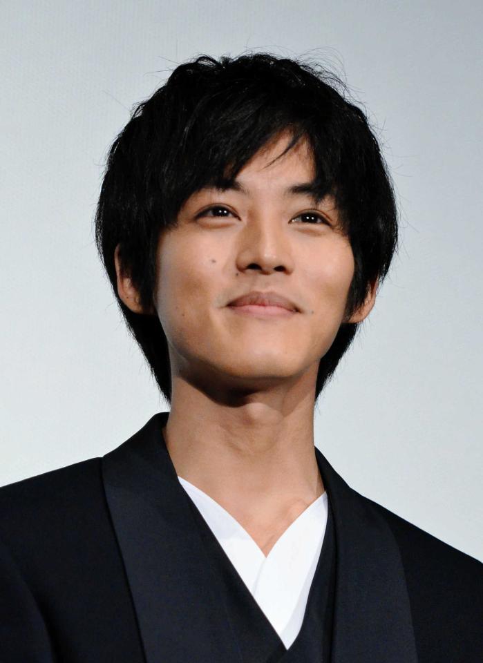 俳優の松坂桃李